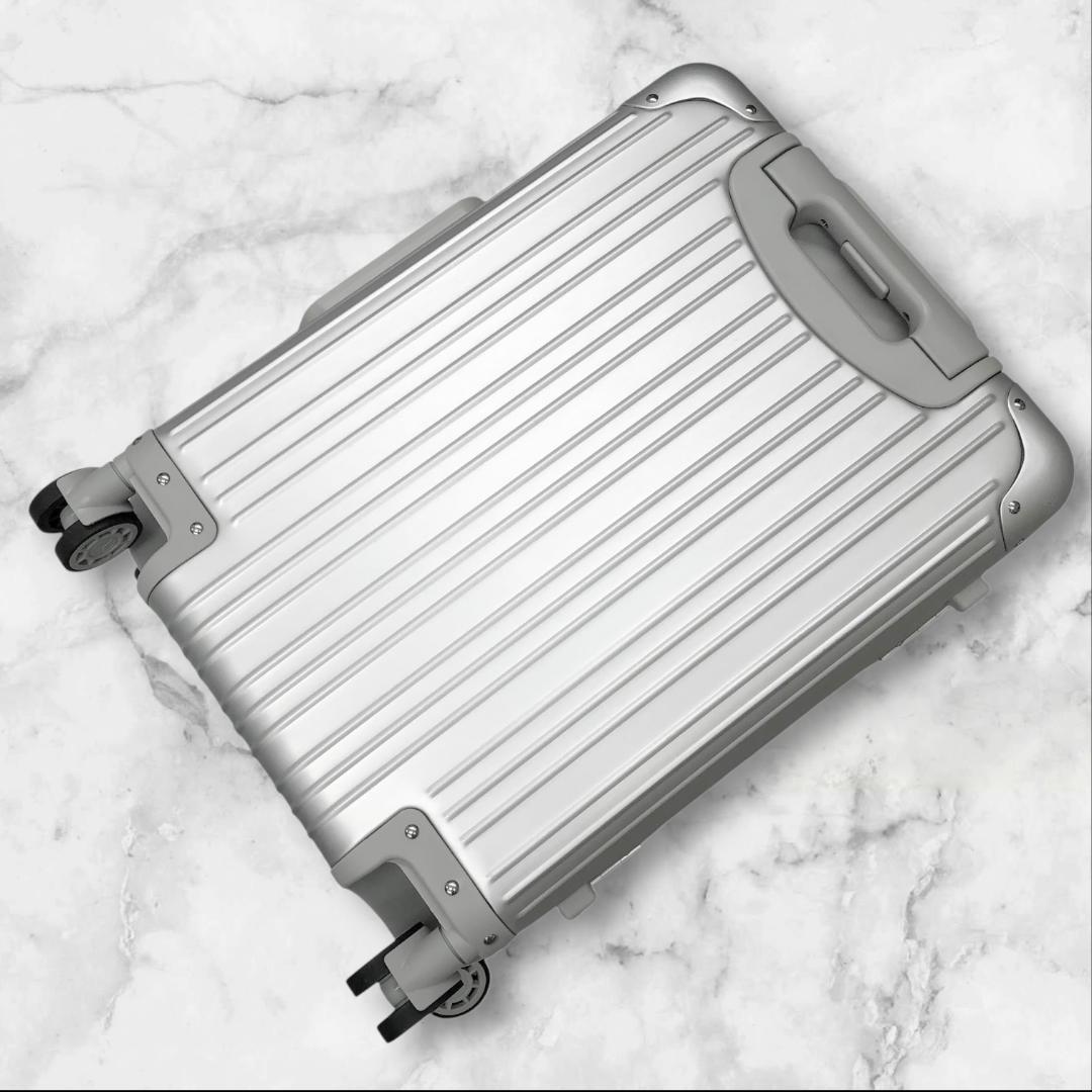 未使用 メルセデスベンツ スーツケース TSAロック 4輪 アルミスーツ 32L