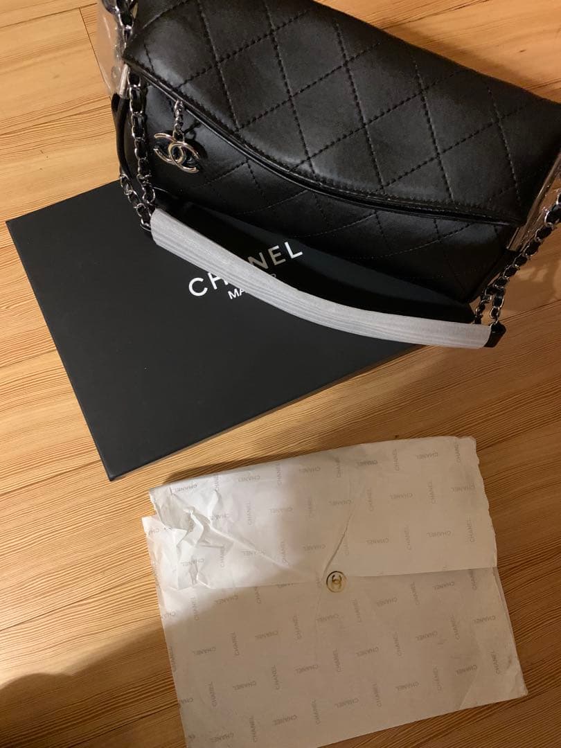 CHANELロゴ シャネルマーク ブラック ショルダーバッグ マトラッセ