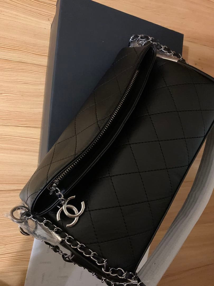 CHANELロゴ シャネルマーク ブラック ショルダーバッグ マトラッセ