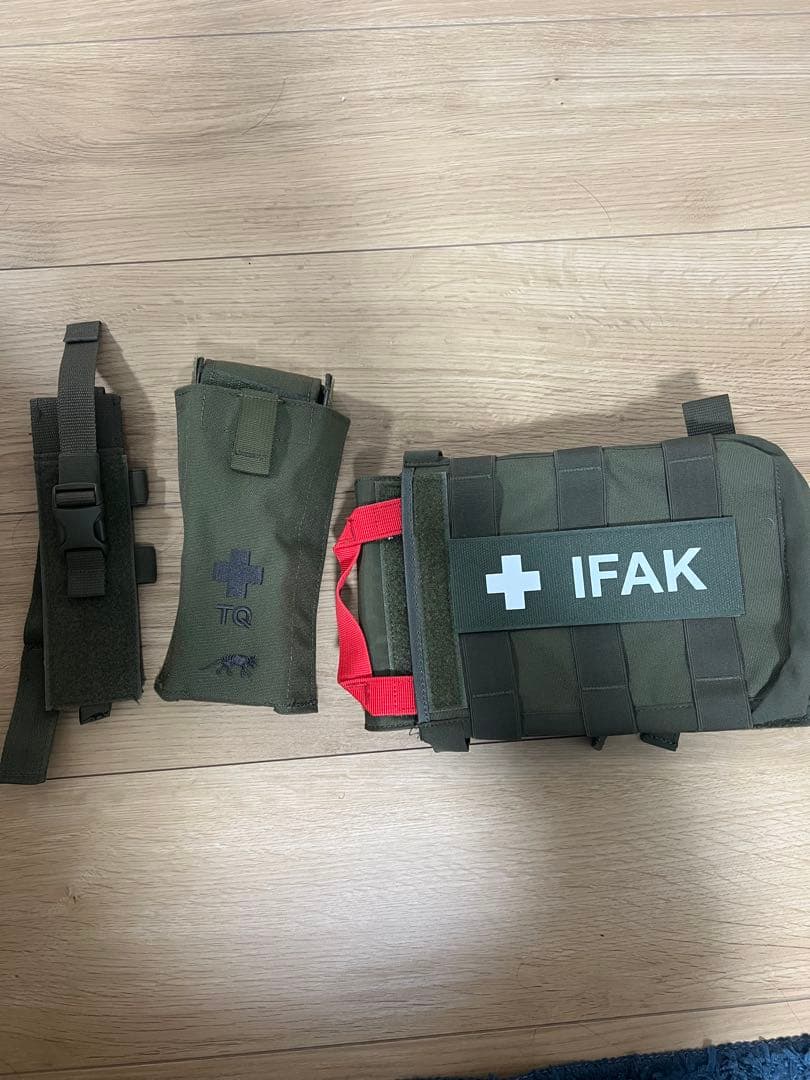 タスマニアンタイガー　メディカルポーチセット