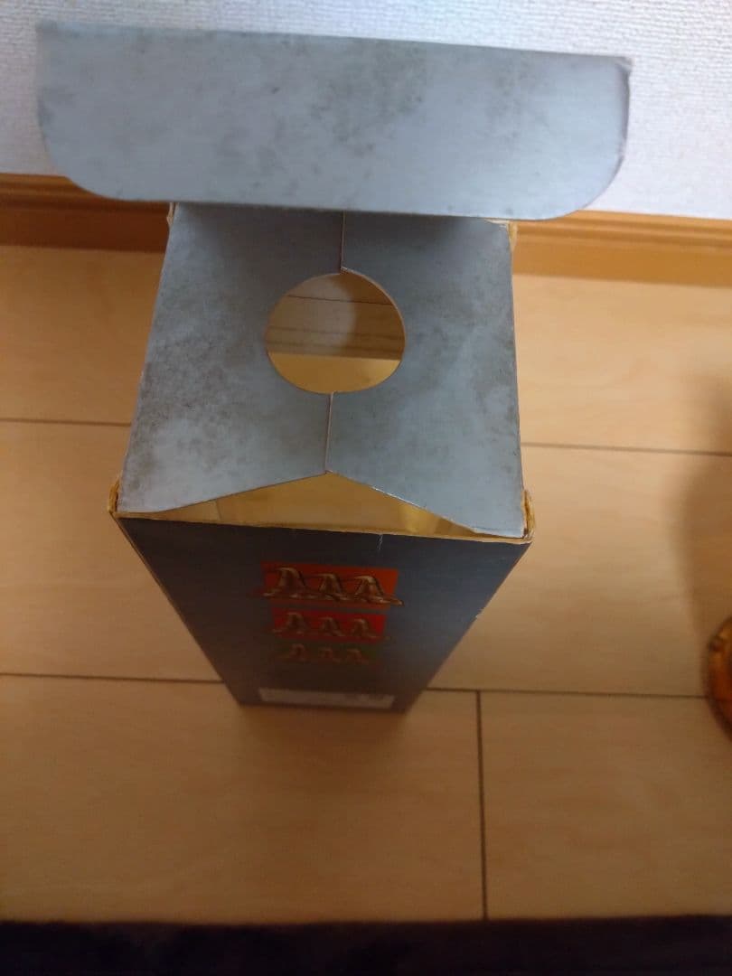 旧ラベル　ヘーゼルバーンHAZELBURN 8年ウイスキー 700ml