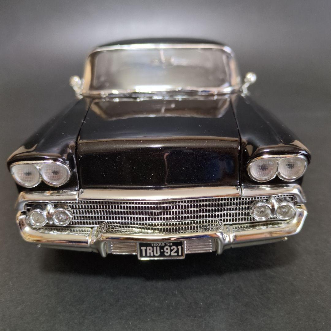 1/18ミニカー　CHEVY　 58’IMPARA