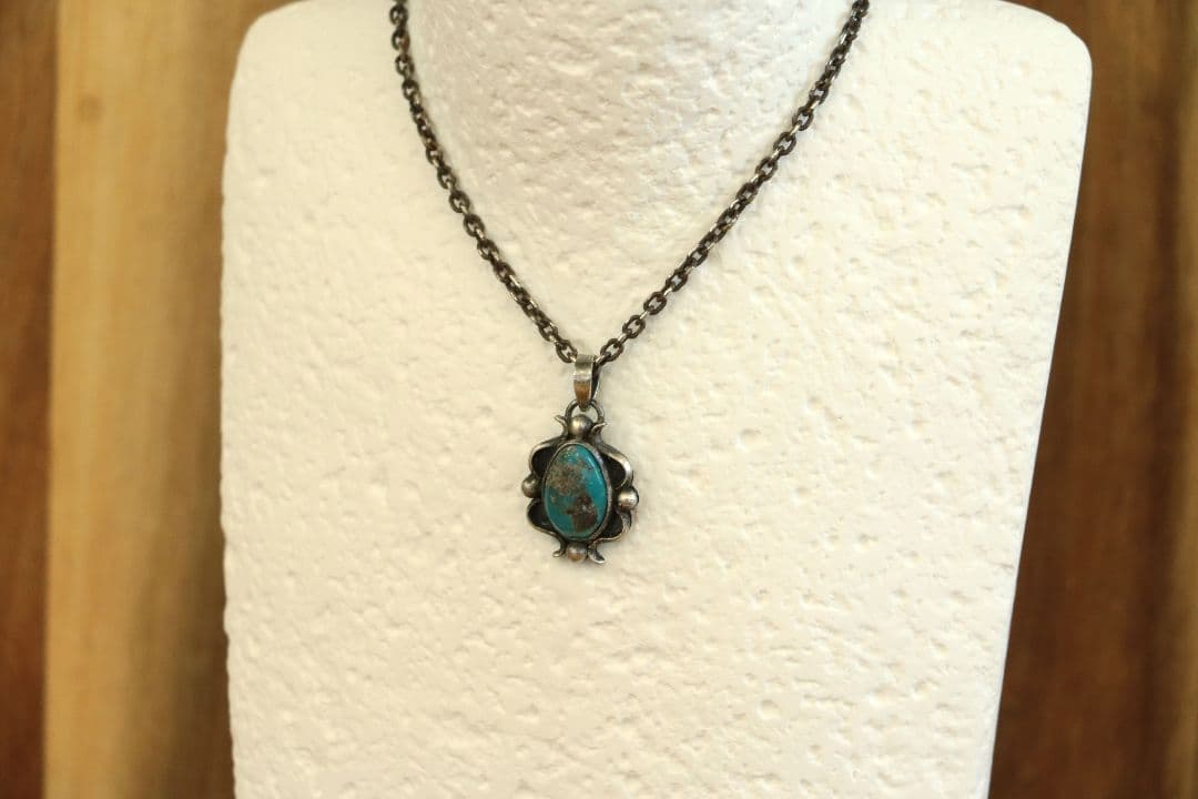 アリゾナ産ターコイズペンダント ハンドメイド インディアンジュエリー風
