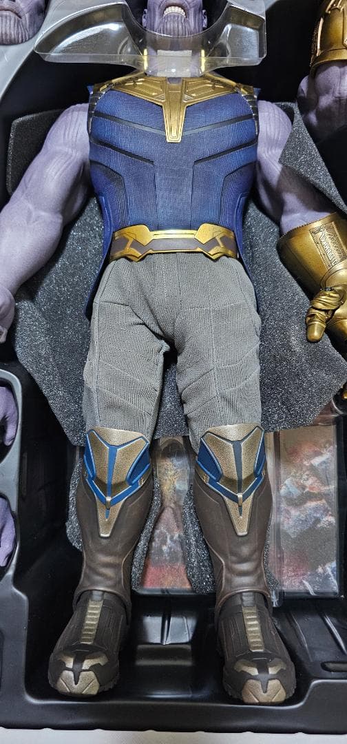 【美品】 ホットトイズ　サノス　アベンジャーズ／インフィニティ・ウォー