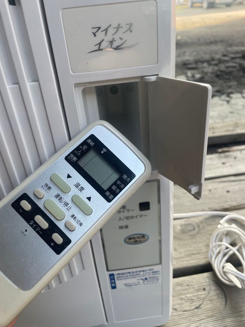 コイズミ　窓用 ルームエアコン KAW-1994 リモコン付き 2019年製