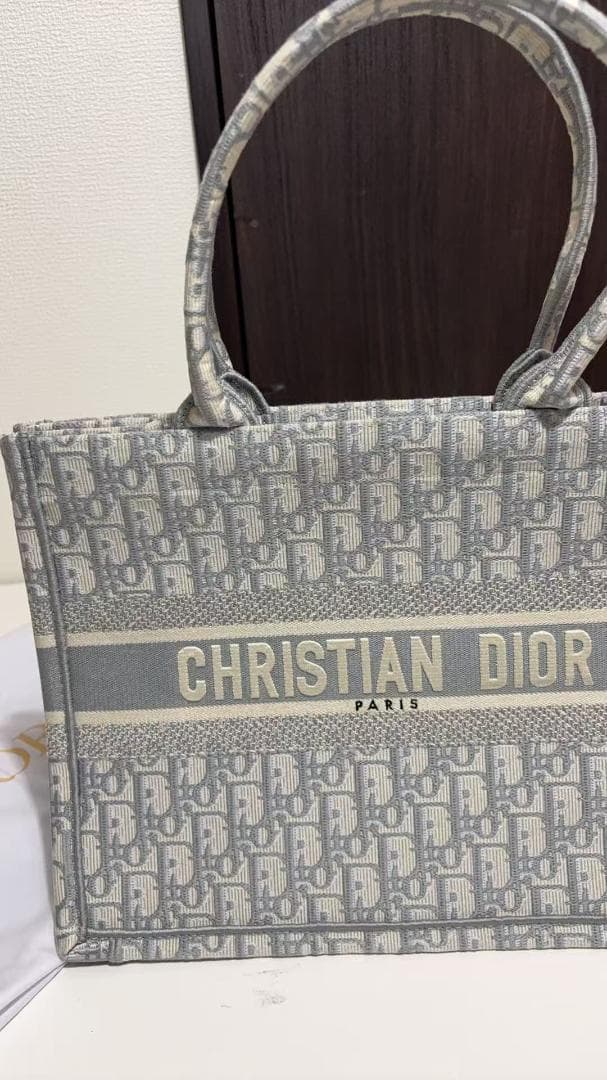 壁掛け式金属ラック