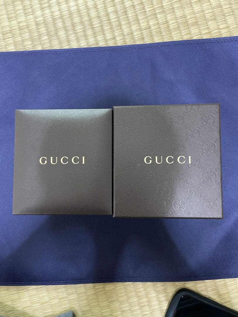 GUCCI アナログ時計 ピンク レディース