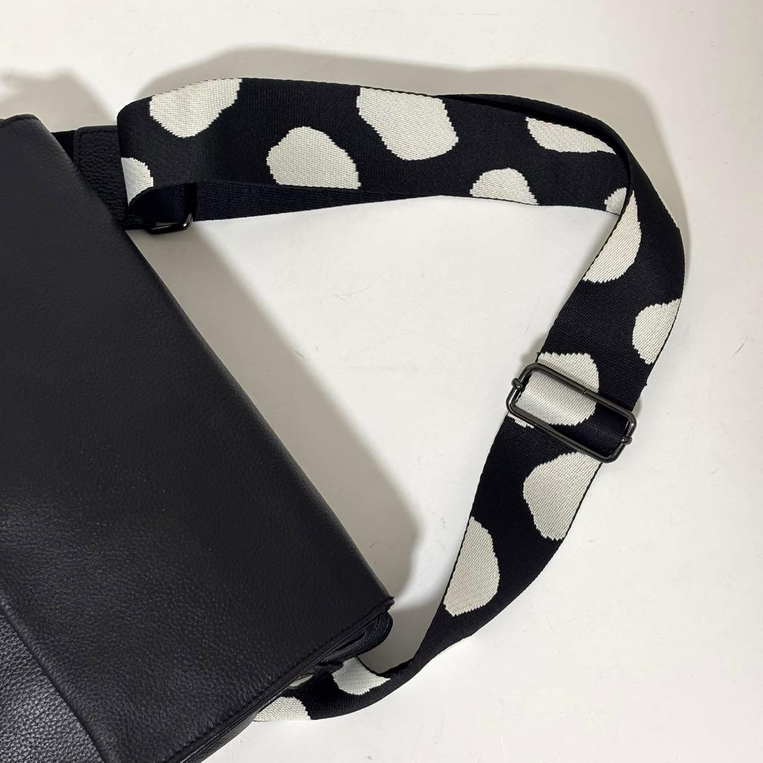 イアパピヨネ ワイドテープショルダーバッグ ボディバッグ ダルメシアン