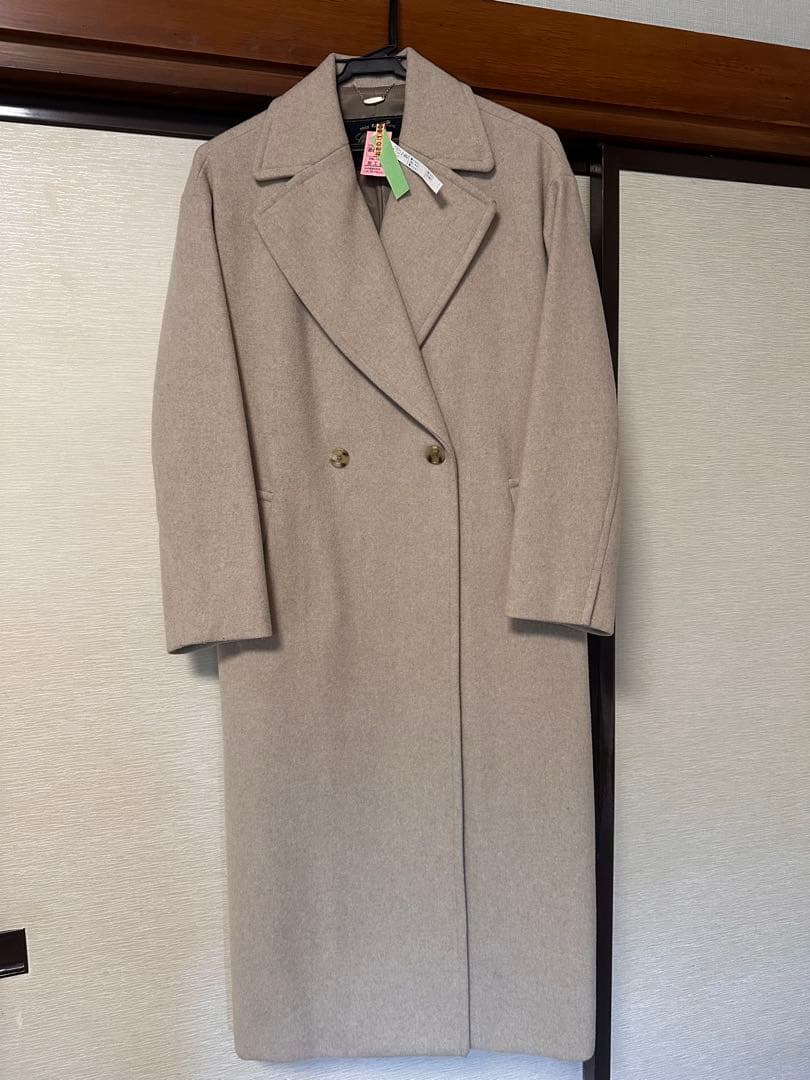 ベージュ ダブルブレスト ロングコート
