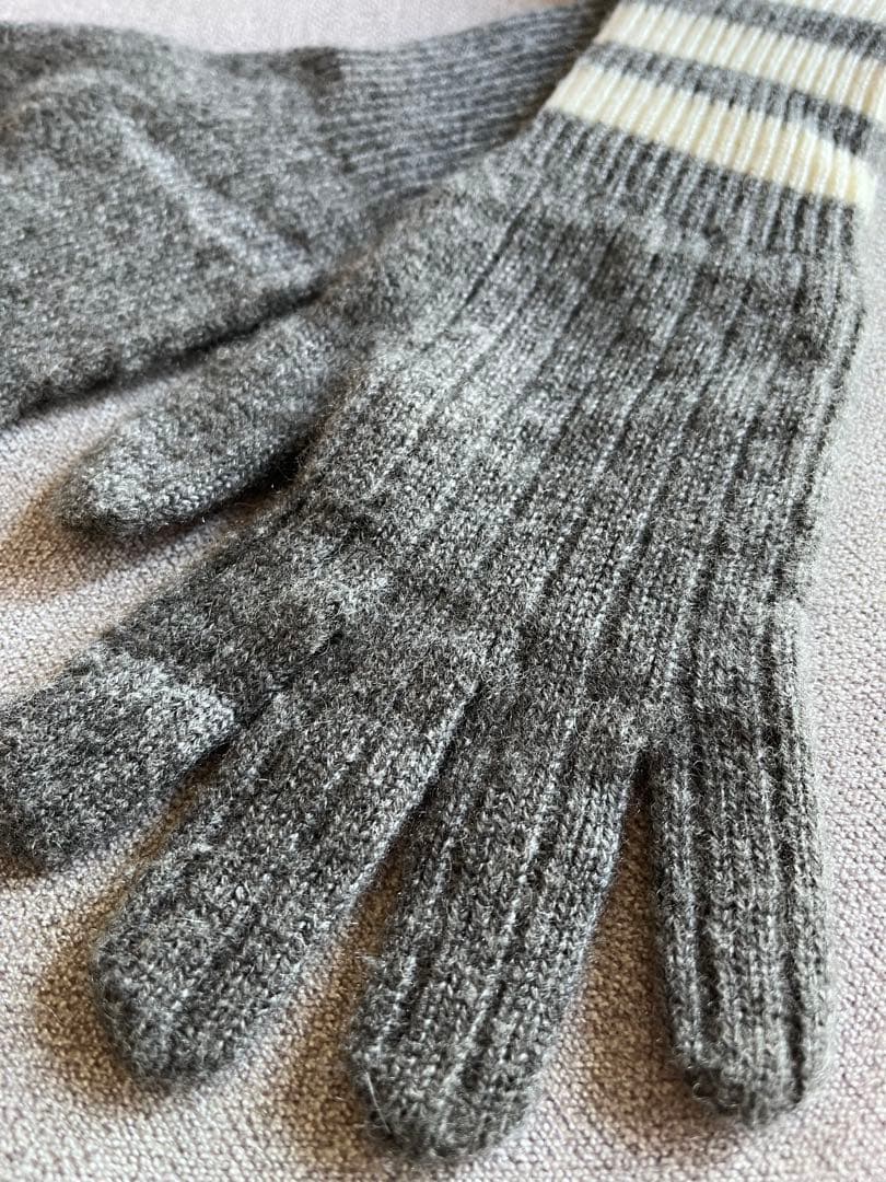 トムブラウン 手袋