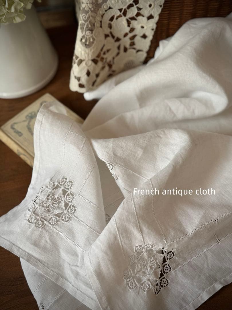 フランスアンティークஐ⋆*ホワイトリネンの素敵な刺繍クロスஐ⋆*