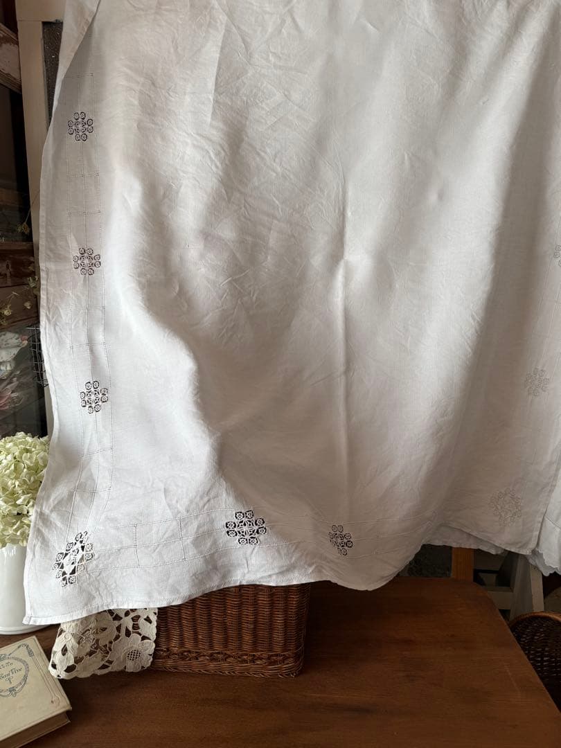 フランスアンティークஐ⋆*ホワイトリネンの素敵な刺繍クロスஐ⋆*