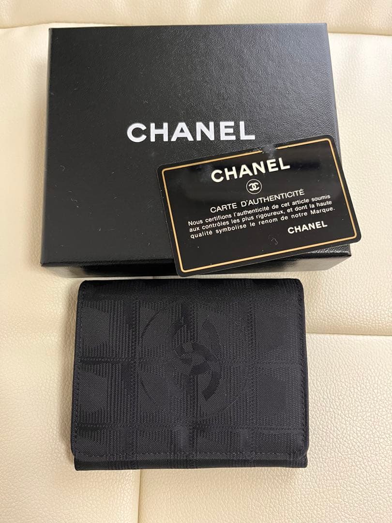 CHANEL 三つ折り財布　ブラック