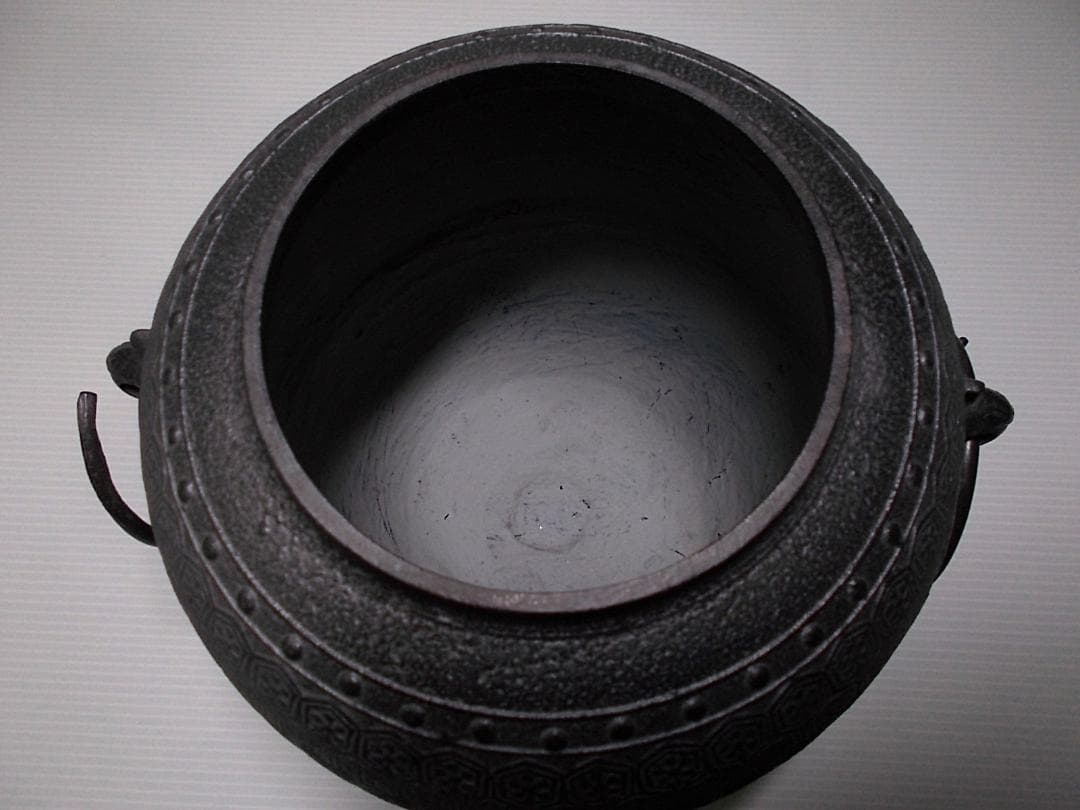 未使用 茶道具 釜師:佐藤清光 亀甲紋棗茶釜 釜環 大き目の茶釜です 送料込み