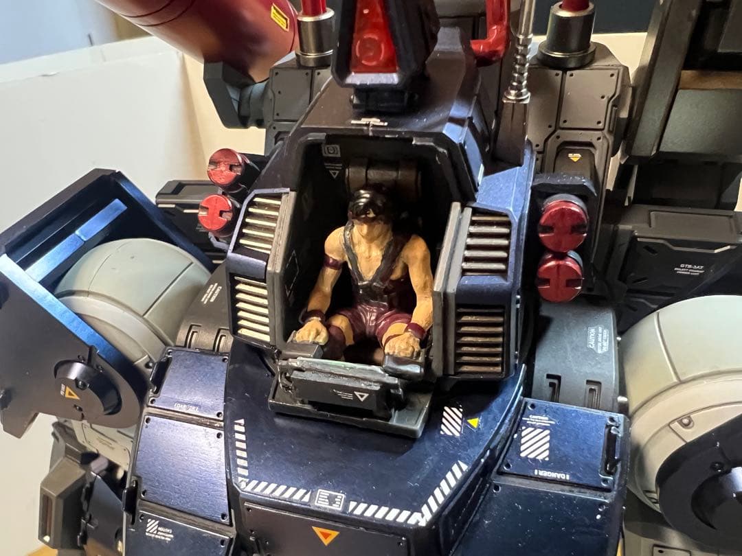 ダグラム 1/35 DXコンプリート版【完成品】LED電飾