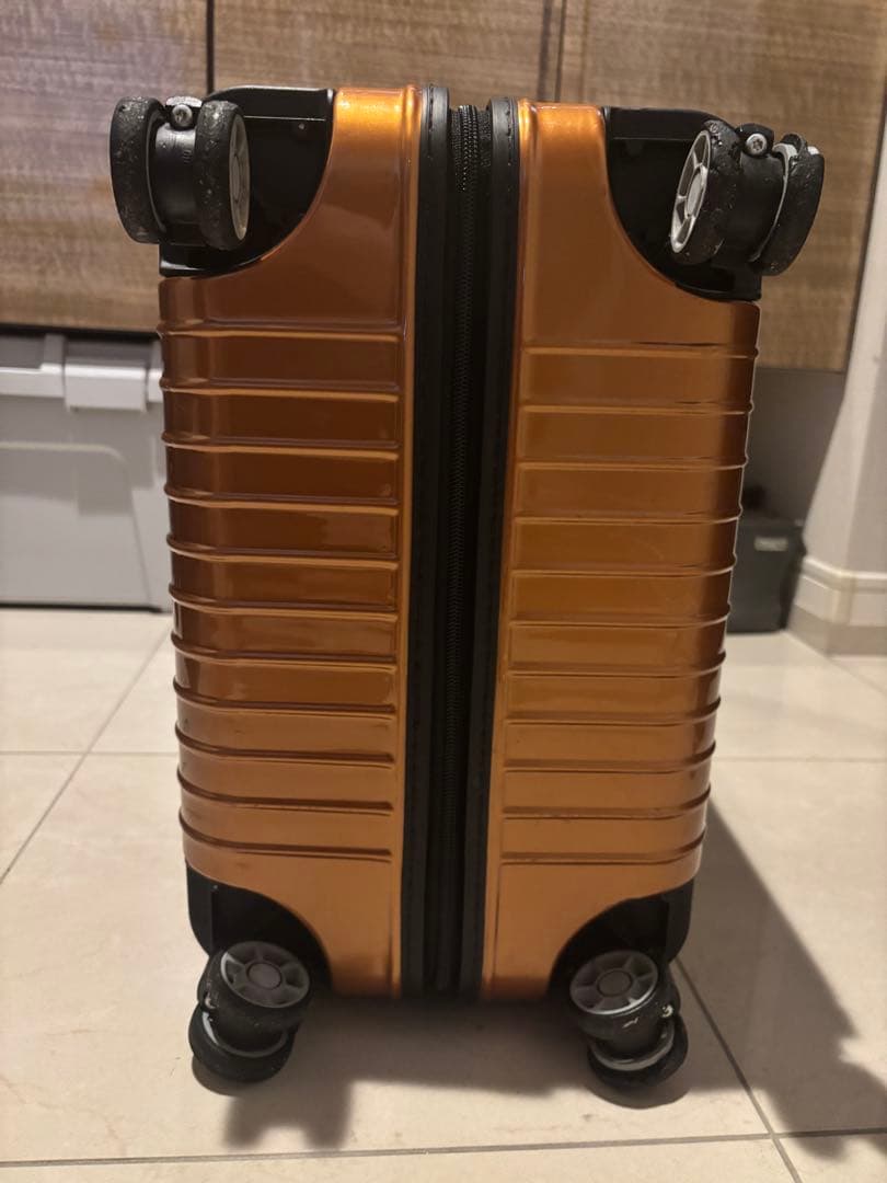 最終値下げ【リモア】サルサエアー 63L インカゴールド4輪