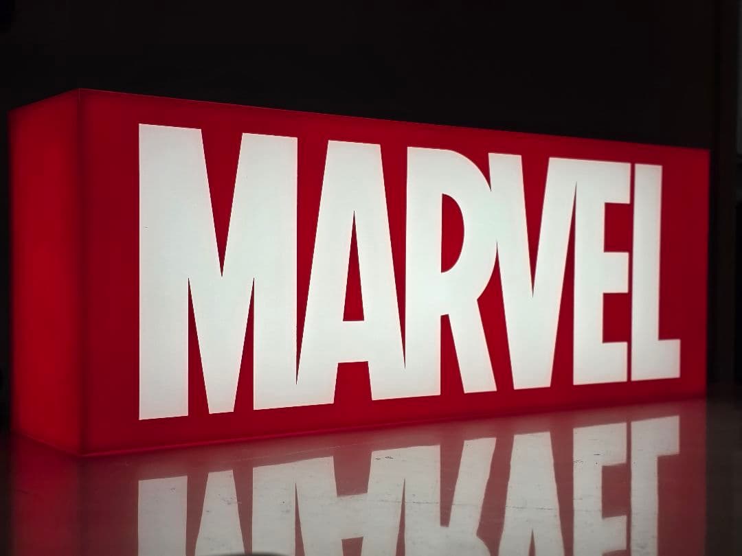 美品 マーベル　marvel ロゴライトボックス ホットトイズ