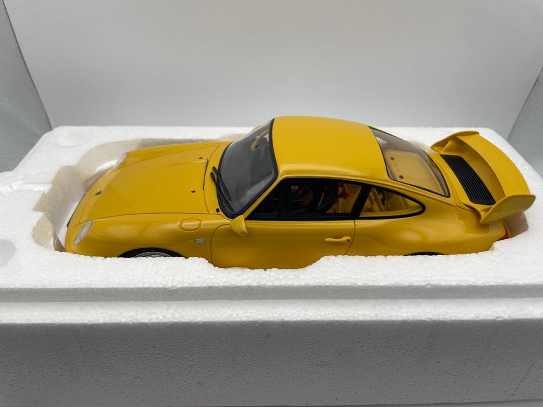 ポルシェ911 （993）RSミニカー 1/18 イエロー
