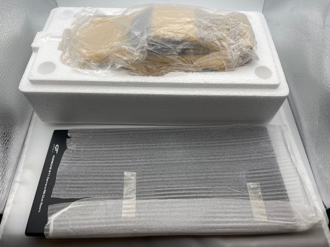 ポルシェ911 （993）RSミニカー 1/18 イエロー