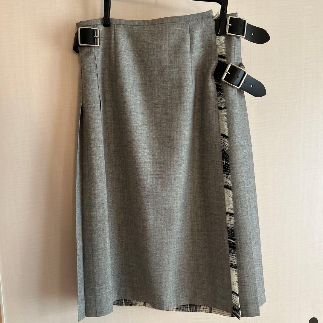 【値下げしました】オニールオブダブリン　グレー サイドスリット プリーツスカート