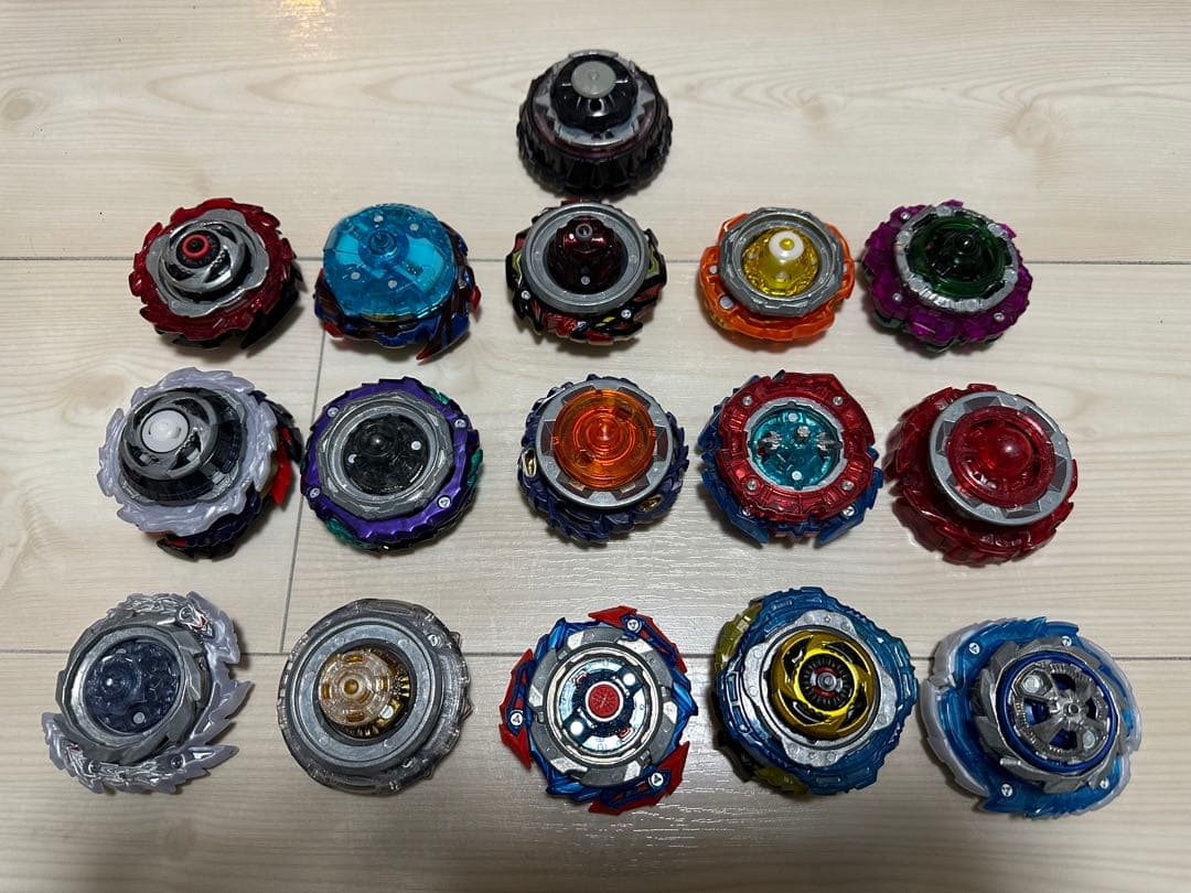 ベイブレードバースト まとめ売り ランチャー3つ付き