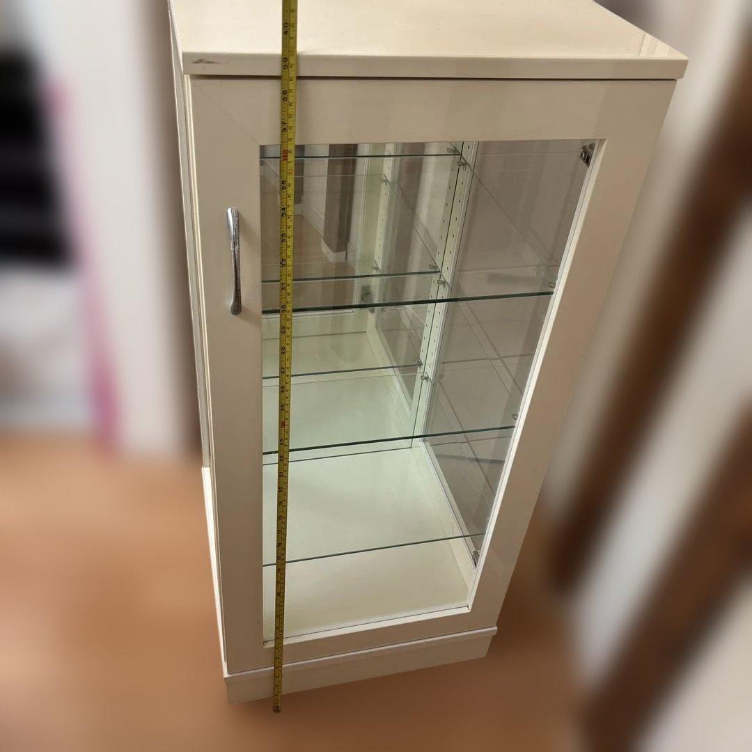 ホワイト ガラスディスプレイ　コレクションケース 4段　高さ調整可能　棚