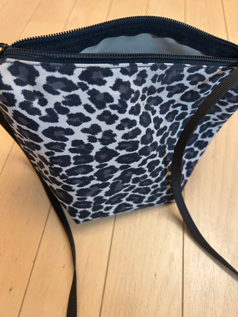 エルベシャプリエ ミニショルダーバッグ　レオパード 豹柄