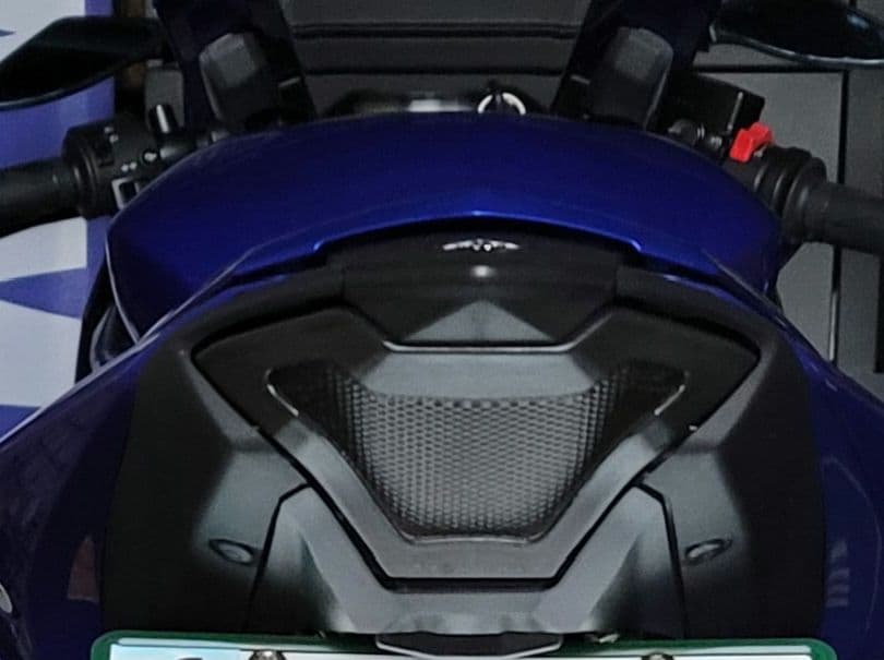 中古　TST製　 YZF R25 R3用テールランプウィンカー一体型　スモーク