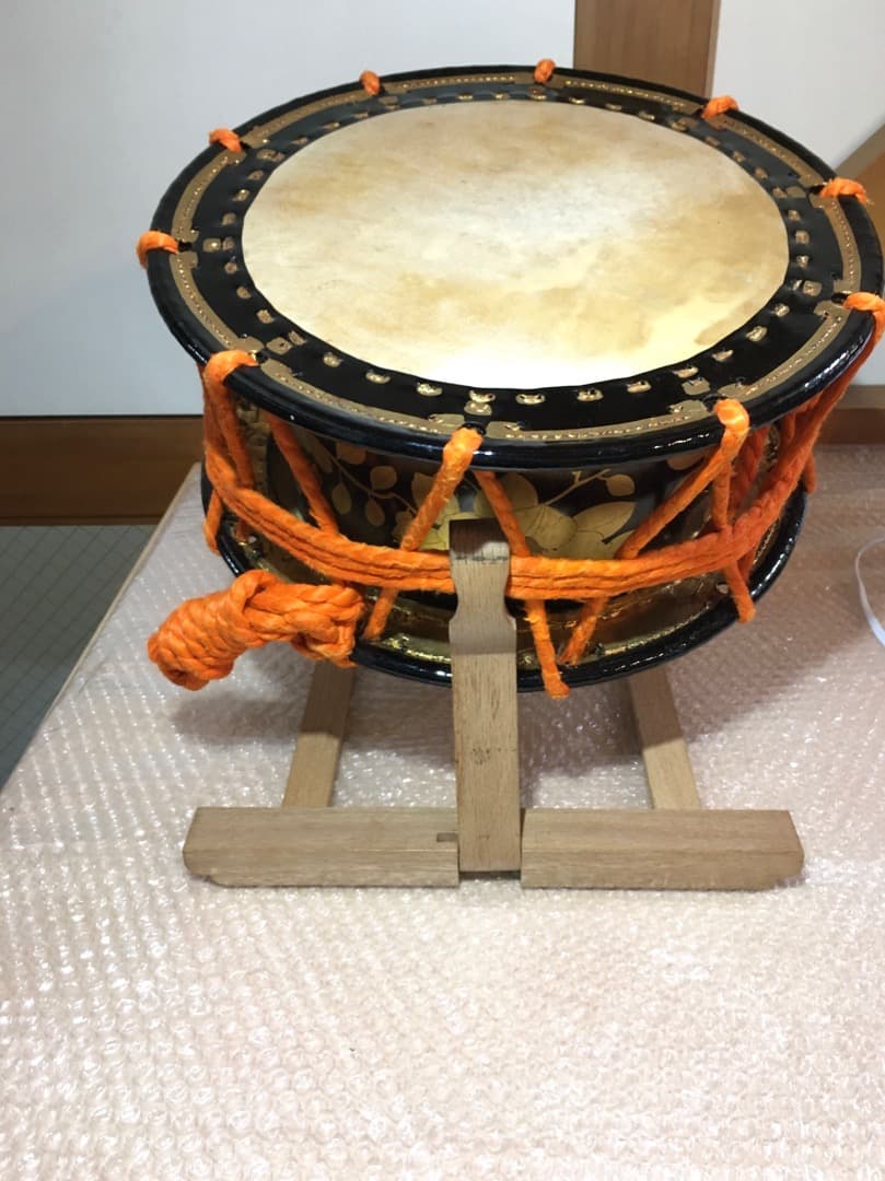 締太鼓 セット 約35cm 和楽器 蒔絵 小型和太鼓2個 締太鼓台 撥4本 付き