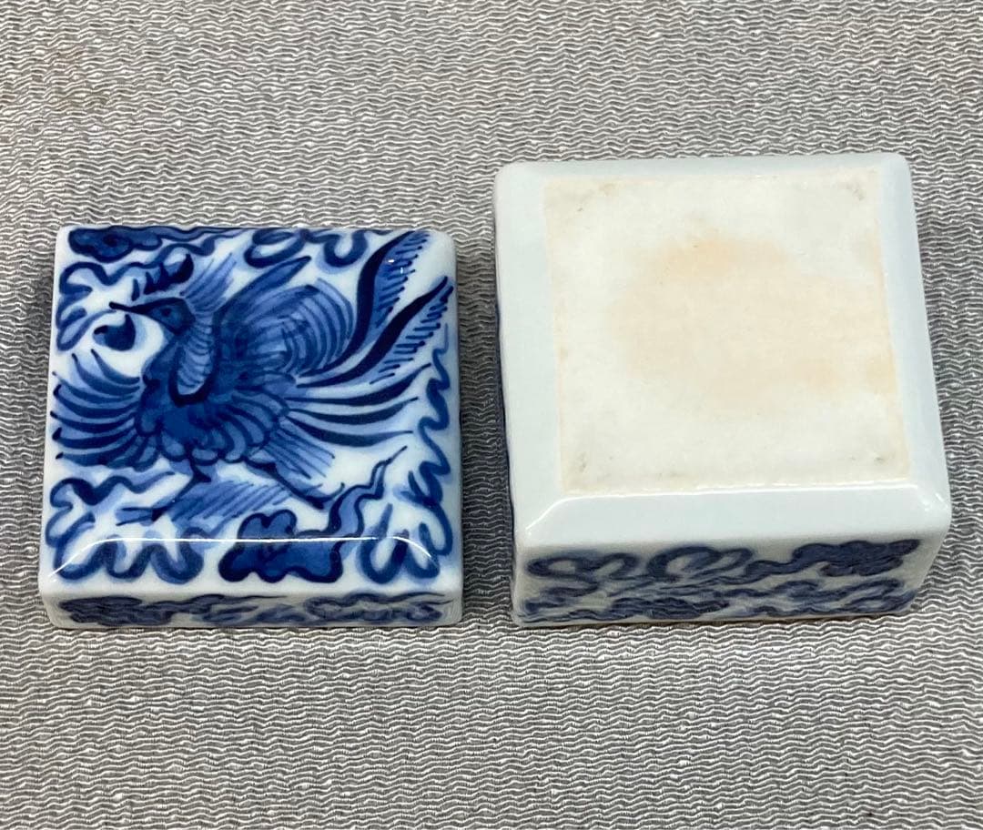 B179s  「染付鳳凰文  香合」十四代辻常陸製　共箱　宮内庁御用達