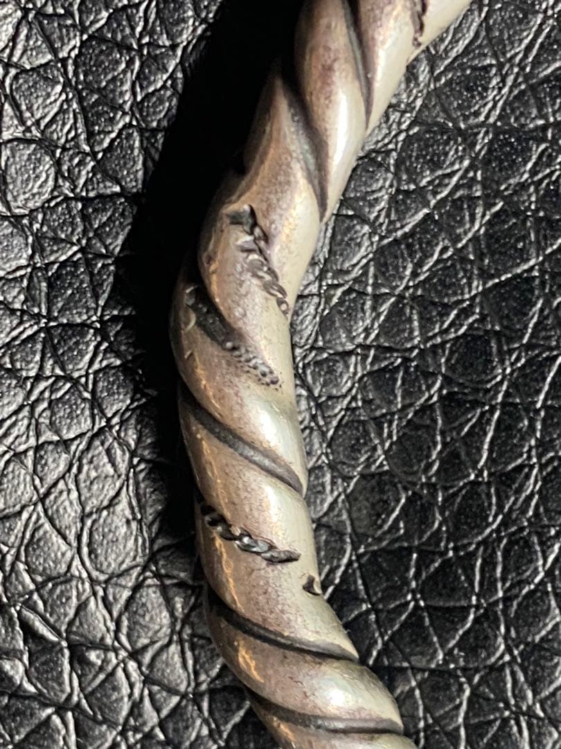 BWLツインテッドバングル