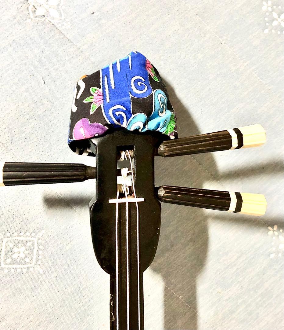 【美品】初心者向け三線本体、ハードケース付き（ハードケース金具一部にサビあり）