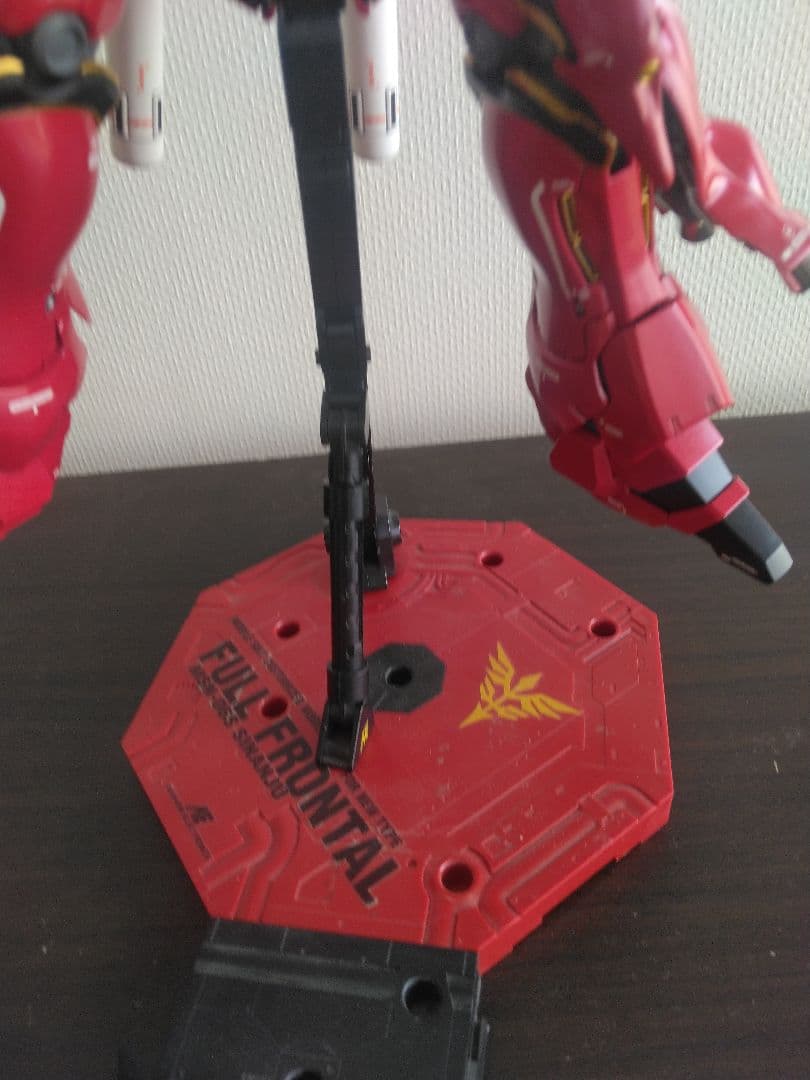 ガンプラ　MG シナンジュ 全塗装完成品　バズーカ　専用台座付