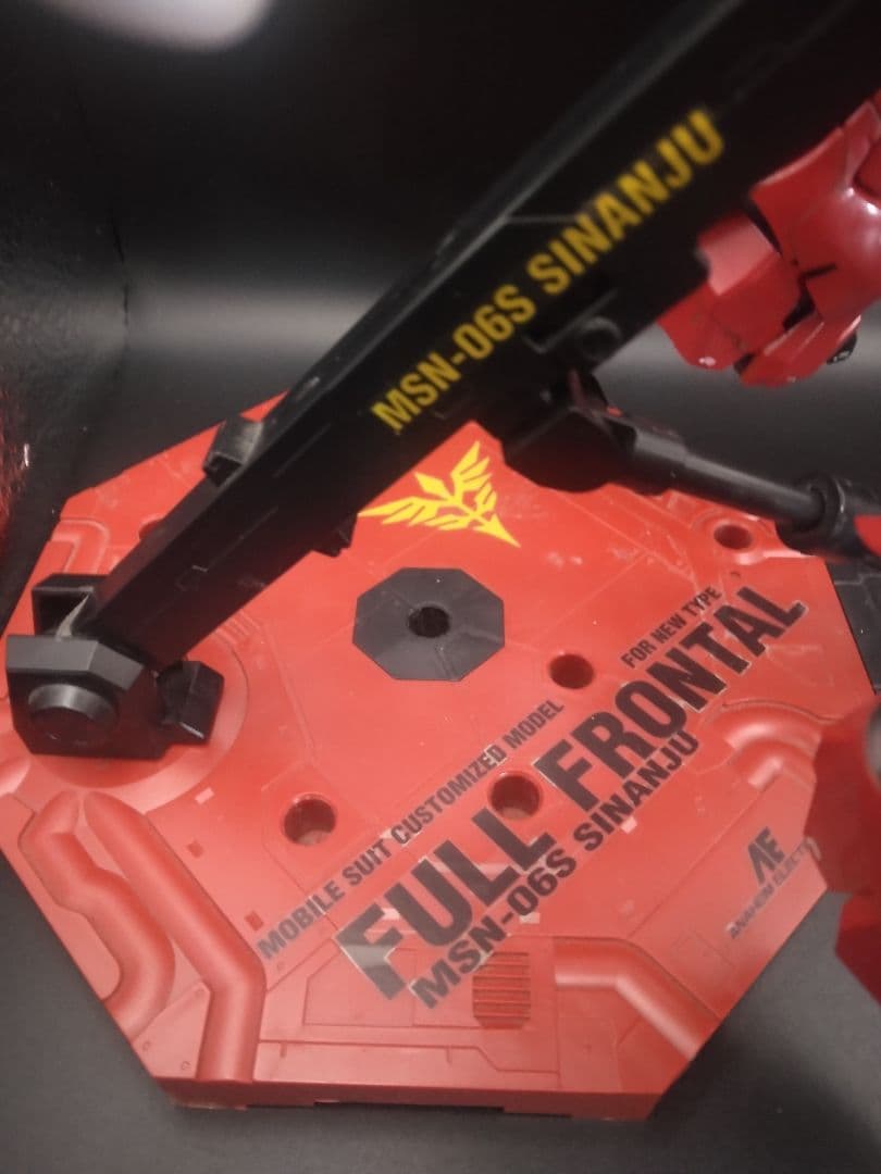 ガンプラ　MG シナンジュ 全塗装完成品　バズーカ　専用台座付