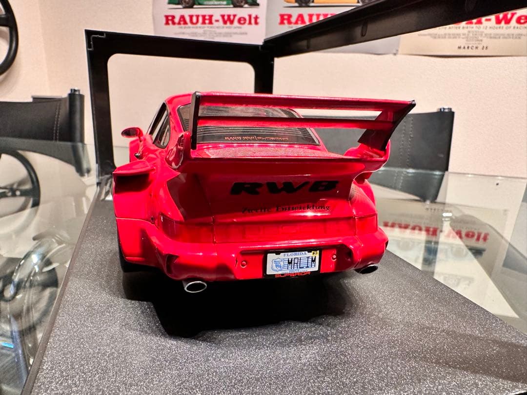 RWB - TAIKANO KAISHIN 赤 ミニカー1/18