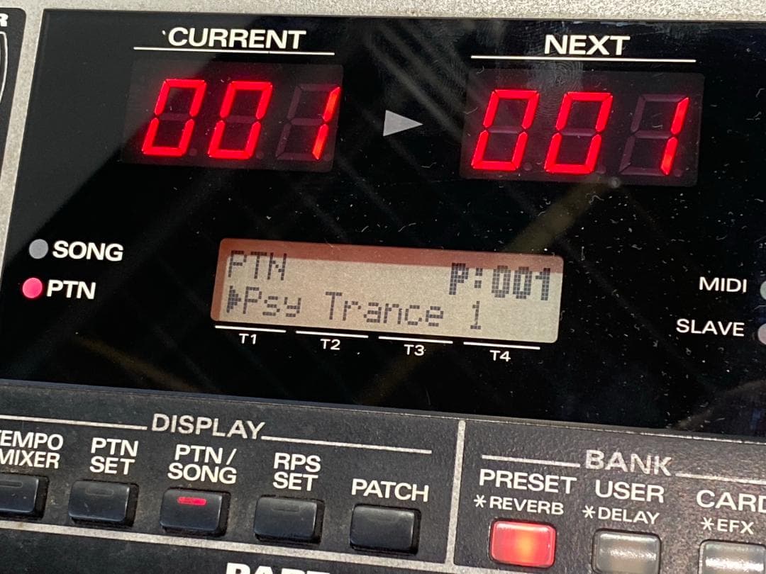 Roland MC-505 グルーブボックス　シーケンサー