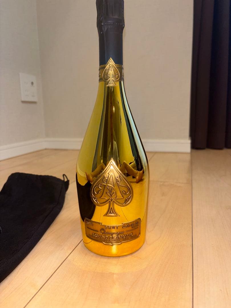 Armand de Brignac ゴールドシャンパン 750ml