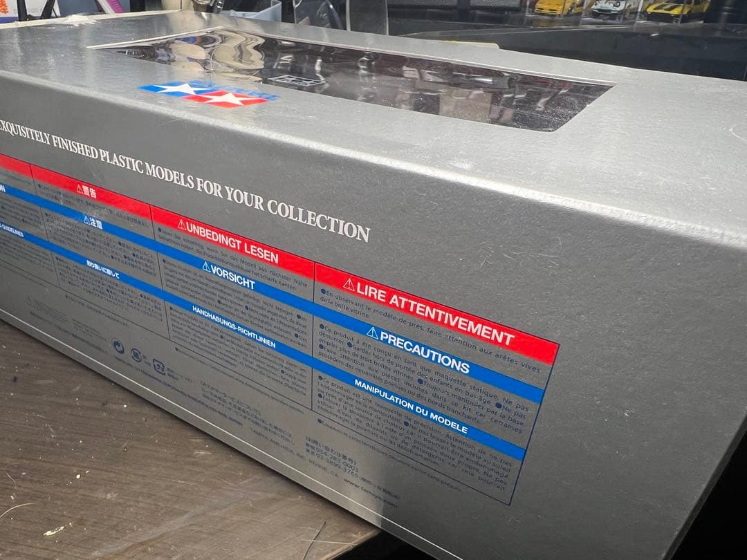 タミヤマスターワーク　フェラーリSF70H 1/20 正月割引