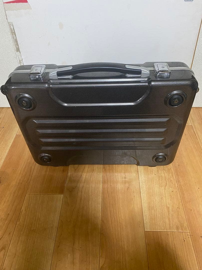 G-Bronco ポリカーボネートアタッシュケース　B4サイズ