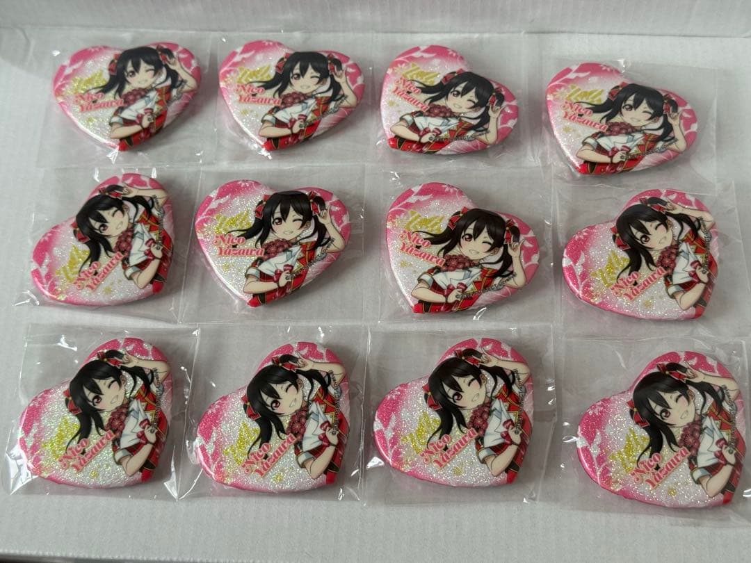 ラブライブTVアニメ放送10周年記念 海外限定矢澤にこハ一ト缶バッジ12点セット