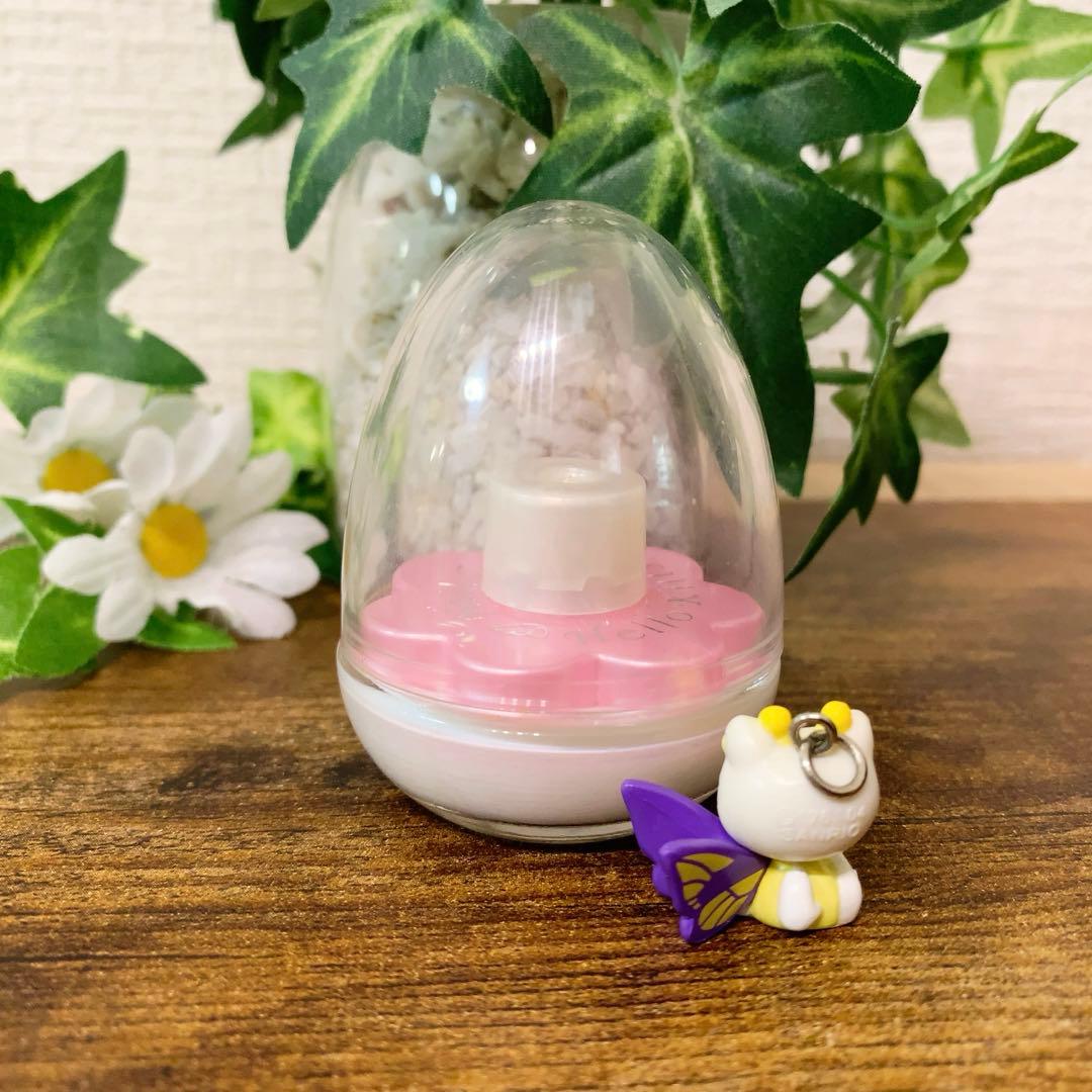 ⭐︎希少⭐︎ハローキティ ネイルカラー　コスメ　マニキュア　マスコット　蝶　当時物