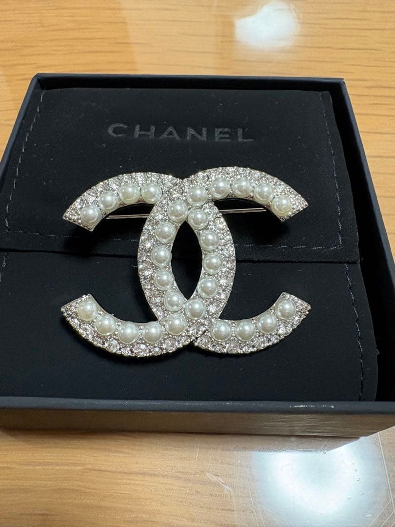 m*5様 CHANEL CCロゴ ブローチ パール　ラインストーン