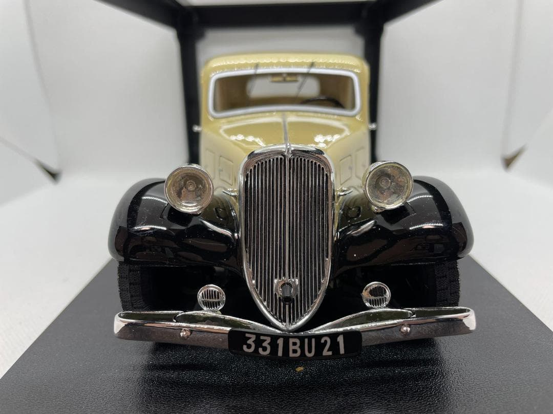 104-030 Cult 1/18 シトロエン Traction Avant