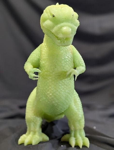 雛型ゴジラ検討用第一案（ウロコゴジラ）蓄光ポリレジンスタチュー限定300個
