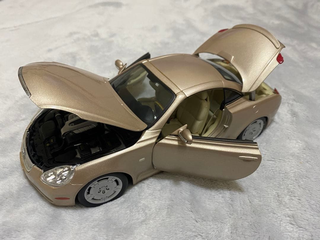 ミニカー Maisto LEXUS SC430 1/18