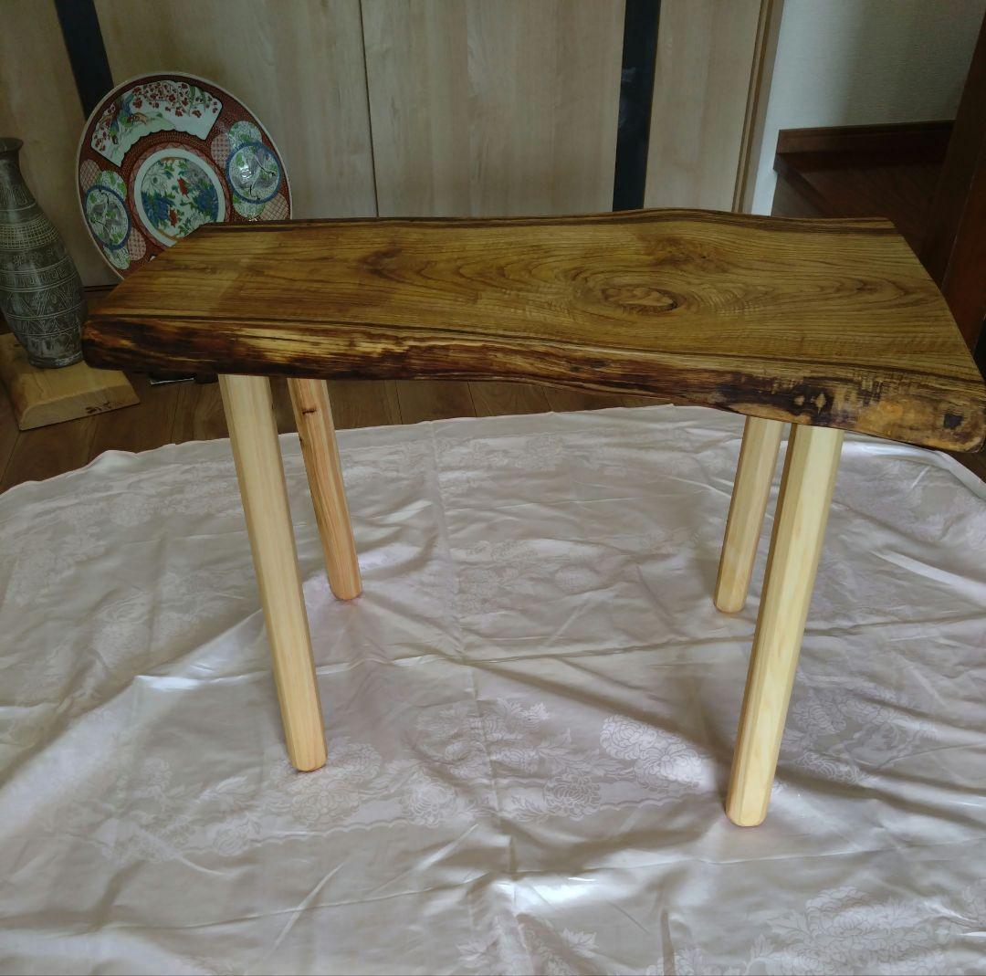 栗のテーブル、檜のテーブル　メルル❕