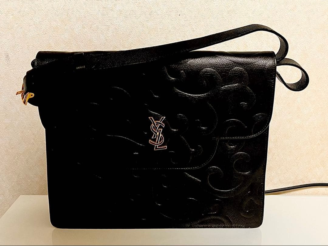 YSL ブラック ショルダーバッグ