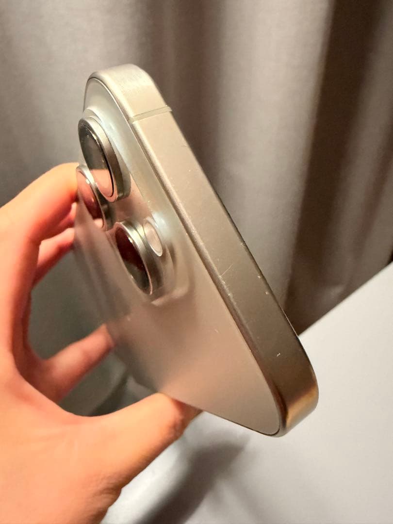 【美品】iPhone 15 Pro 128GB ナチュラルチタニウム