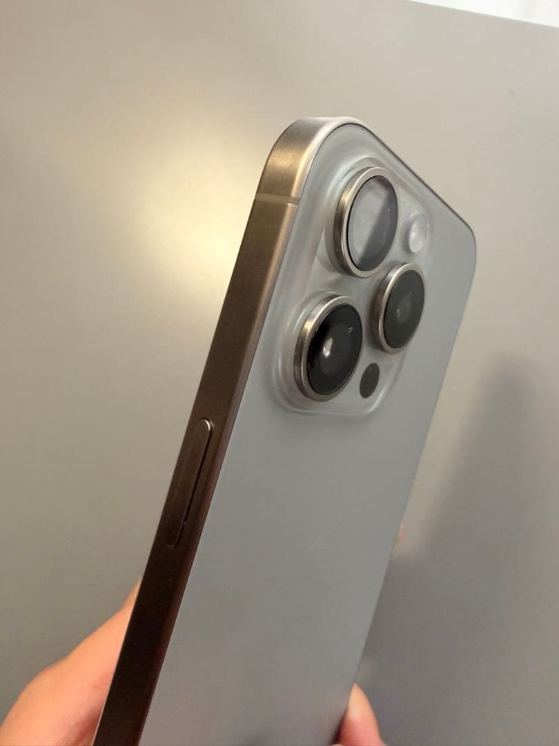 【美品】iPhone 15 Pro 128GB ナチュラルチタニウム