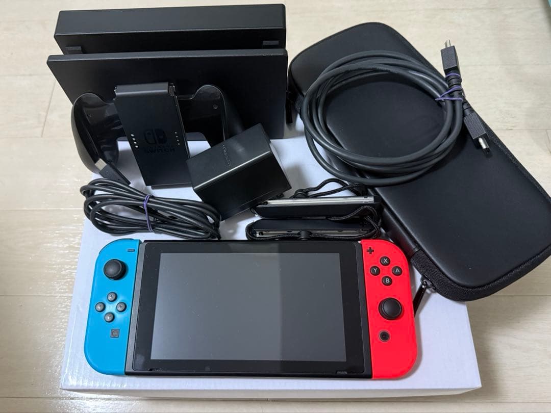 Nintendo Switch レッド/ブルー 本体 (持ち運びケース付)